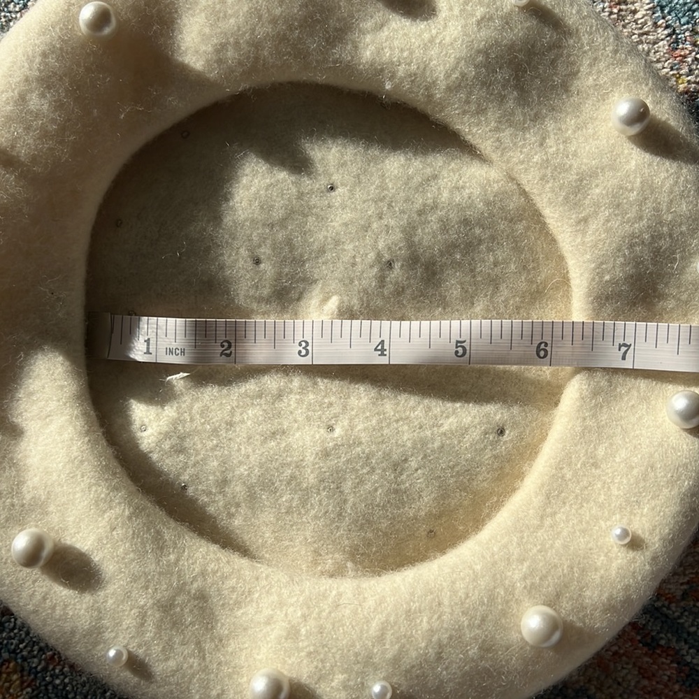 Cream beret with pearls - Picture 5 of 5